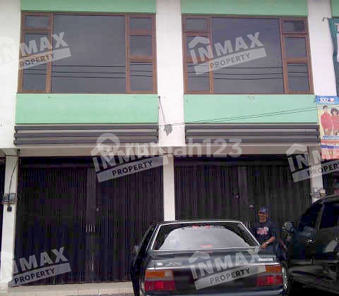 Good 2-Story Shop House, Area 112.5 m2, Very Strategic Location Beside A Yani Flyover, Blimbing, Malang
