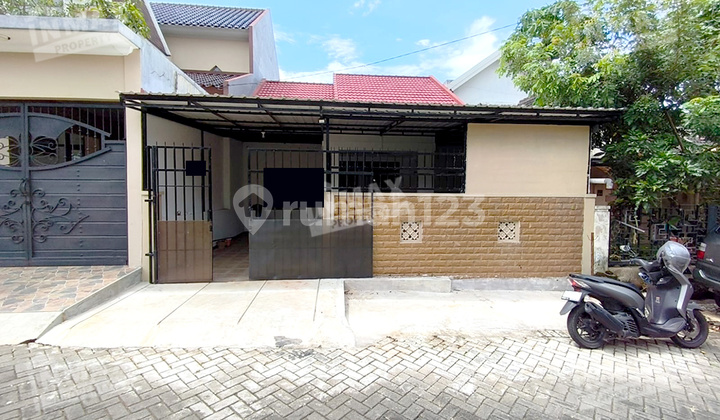 Ready-to-Live-In House, Very Well-Maintained, Fully Furnished with 2 Bedrooms, Located in the Tidar Area at Perum Villa Tidar Estate, Dau Sub-district, Malang Regency