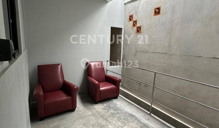 Rumah Konsep Industrial Strategis Bebas Banjir Di Cipinang R2170 2