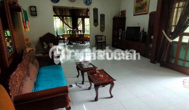 Old Luxury and Spacious House 2