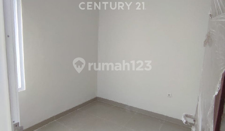 Rumah Tinggal Dalam Cluster Di Perumahan Cut Mutia Kirana Bekasi 