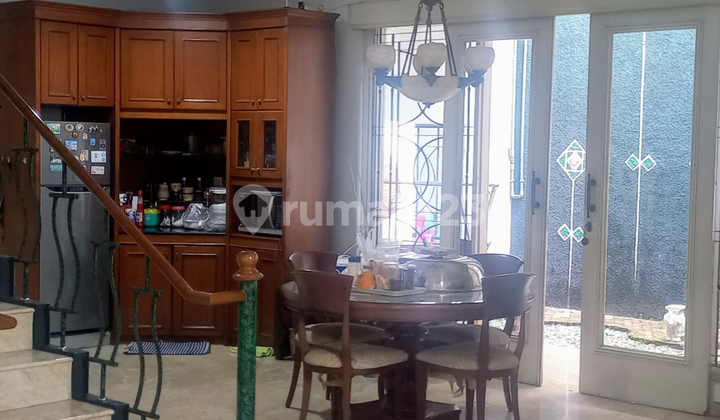 Rumah Hook 2 Lantai Semi Furnished Pulomas S8619 2