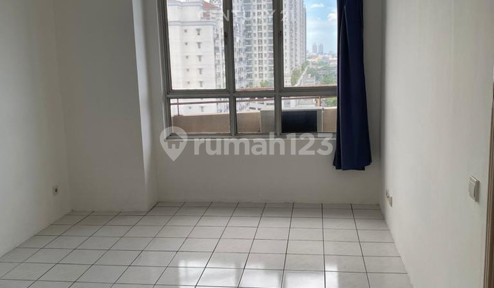 Apartemen Paladian Park Tower C Lt 15 3BR Semi Furnished S7474