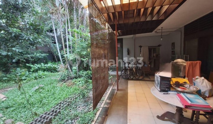 Strategic House in Cempaka Putih Tengah, Central Jakarta S7219