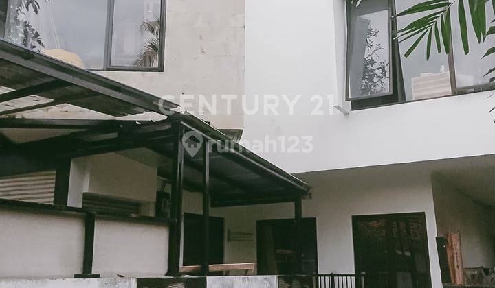 Rumah Posisi Hoek Strategis Di Menteng. Dekat Area Perkantoran 1