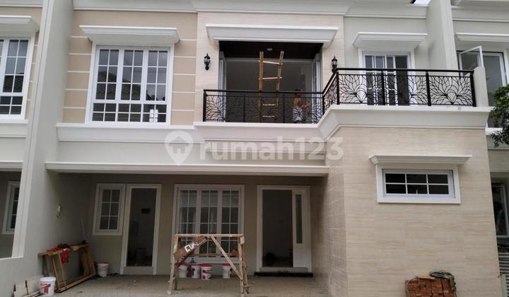 Dijual Rumah Dalam Town House