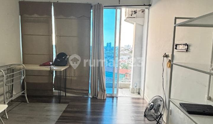 Puri Mansion Apartement Studio Semi Furnish View Pool