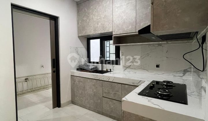 Disewakan Rumah Brand New Minimalis 3Lantai 4Br Srengseng 2
