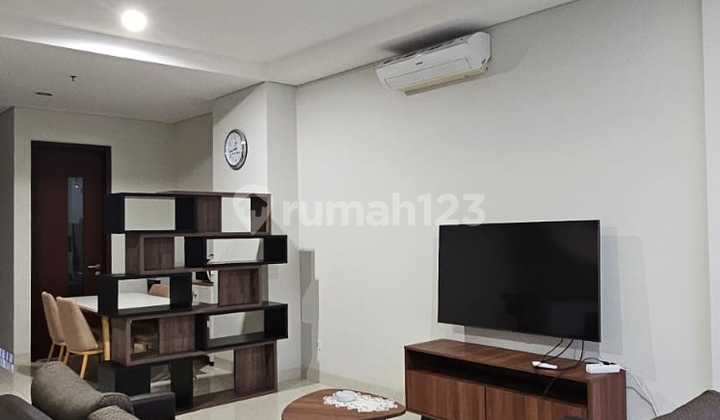 Town House Puri Mansion 4+1Br Furnished View Pool Jakarta Barat 1