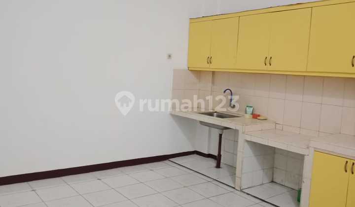 Sewa Rumah 3 Lantai di Jelambar Wijaya Kusuma Jakabar Sewa Rumah 3 Lantai di Jelambar Wijaya Kusuma Jakabar