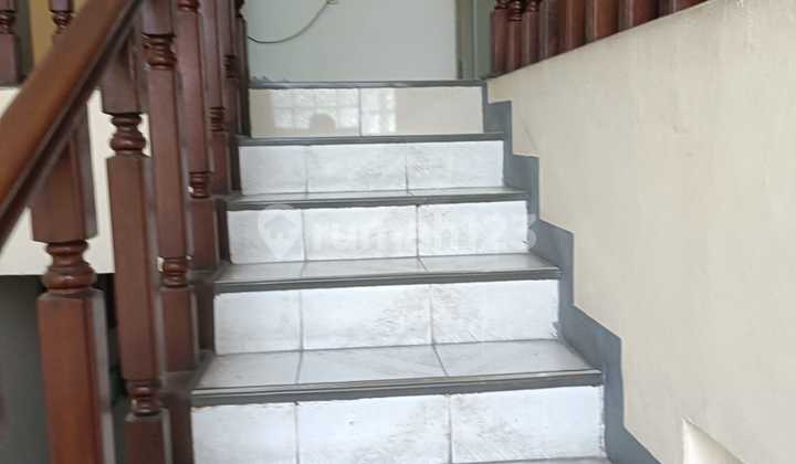 Dijual Rumah di Taman Ratu Indah Semi Furnished 2