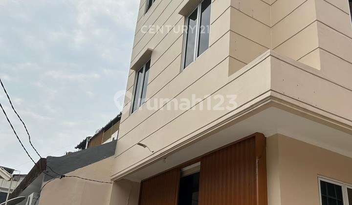 Sewa Ruko Hook Siap Pakai LT 221m2 Pasar Baru Jakarta Pusat 1