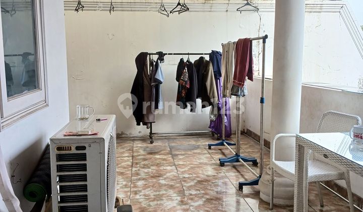 Dijual Rumah Tua Cempaka Putih Tengah 2 Lantai ada Kolam renang 2