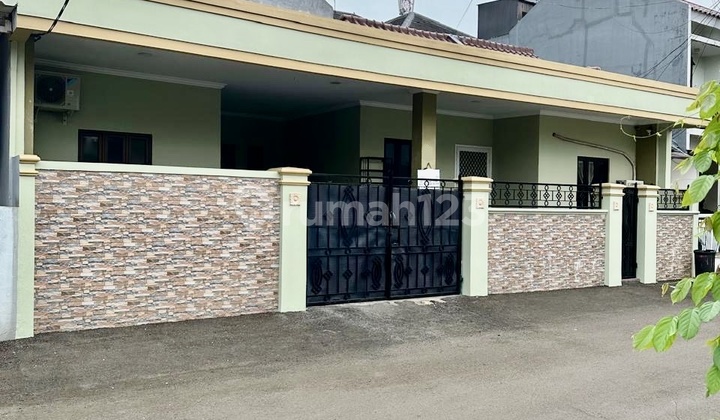 Rumah Gandeng Rapi Siap Huni Semi Furnished di Regency Melati Mas Serpong 1