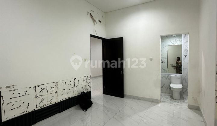 FOR SALE 3-Story Renovated House in Poris Indah, Cipondoh