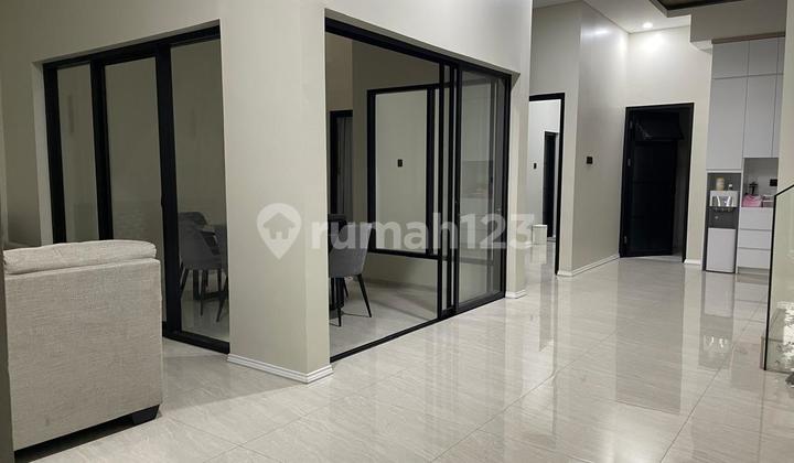 Dijual Rumah Full Furnish Desain Modern Minimalis Siap huni di Alam Sutera Tangerang 2