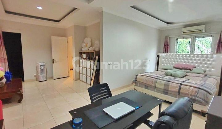 Jual Cepat dan Turun Harga Rumah Cantik 2 Lantai HGB di Bsd Puspitaloka 2