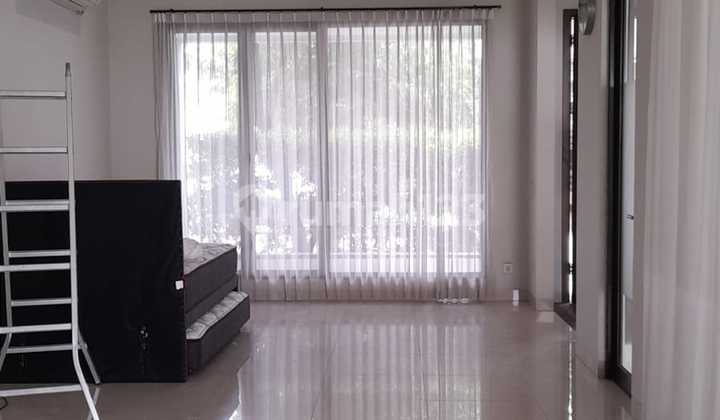 Disewakan Rumah 2 Lantai Semi Furnished Cluster Ammarilla Avani BSD City Tangerang 1