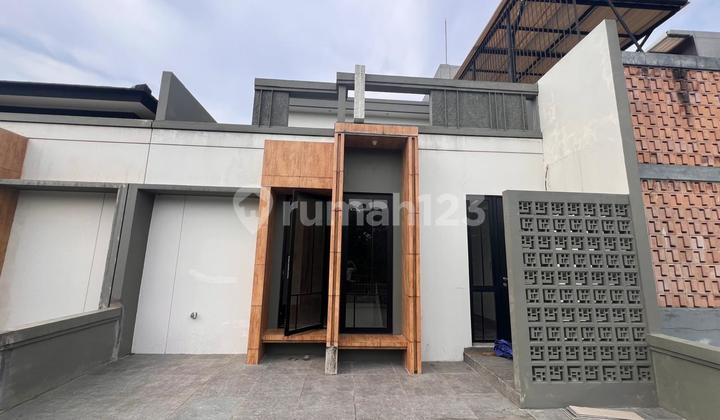 Rumah 3 Lantai (7X20) Hadap Selatan di Sutera Victoria Alam Sutera 2