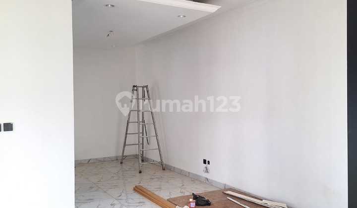 3-Story Corner House Body American Classic Design The Icon - Bsd City