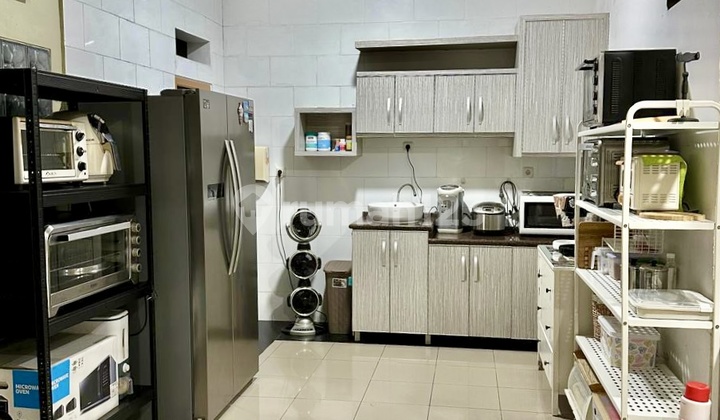 Rumah Gandeng Rapi Siap Huni Semi Furnished di Regency Melati Mas Serpong 2