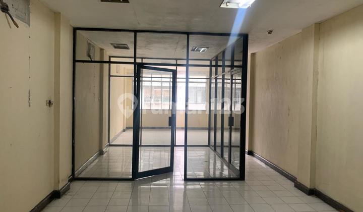 For Sale Fast 4-Storey Shop House in Kemayoran, Central Jakarta Prime location next to ex-Golden Truly For Sale Fast 4-Storey Shop House in Kemayoran, Central Jakarta Prime location next to ex-Golden Truly
