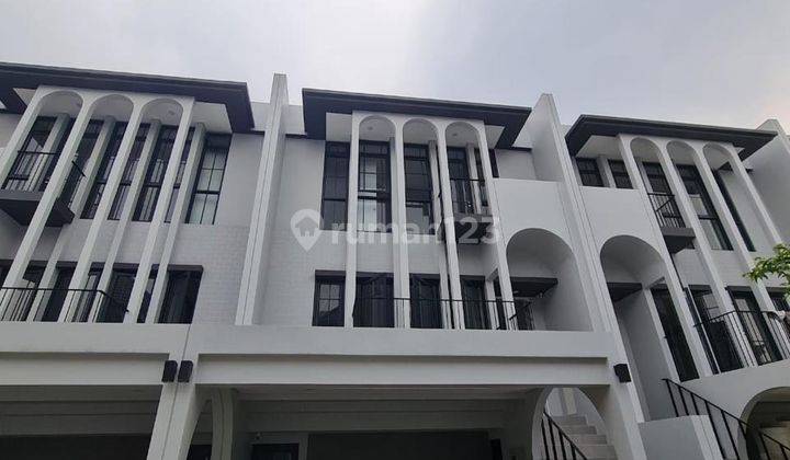 Rumah 3 Lantai Siap Huni Di Aether Greenwich BSD City Tangerang 1