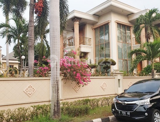 RUMAH BAGUS DI SUNTER 596m2 FULLFURNISH, NYAMAN, 2 LANTAI, STRATEGIS, KODE DS
