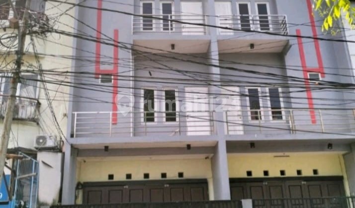 For Rent: Nice Shop House in Muara Karang, North Jakarta For Rent: Nice Shop House in Muara Karang, North Jakarta