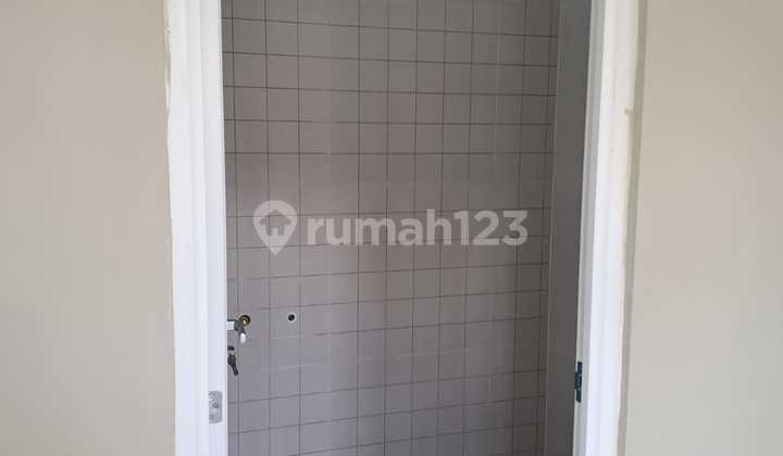 Dekat Akses Tol, Rumah, 1 Lantai, SHM, Dekat Pusat Perbelanjaan, bisa KPR, Griya Loka, Bsd 2