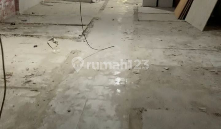 3-Storey Shop House with SHM in Tangerang City, Tangerang 2