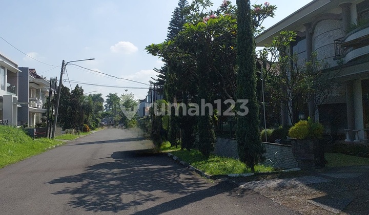 Rare 2-Story Luxury House in Mekar Wangi 2