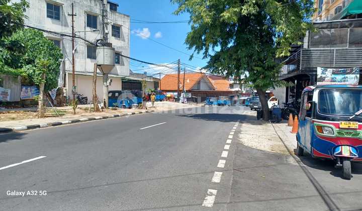 Dijual Rumah Lama di Pinggir Jalan Utama Petogogan Jaksel Dijual Rumah Lama di Pinggir Jalan Utama Petogogan Jaksel