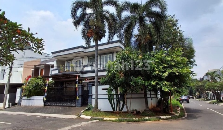 Dijual Rumah Mewah dan Megah Posisi Hook Siap Huni di Pondok Indah Jakarta Selatan