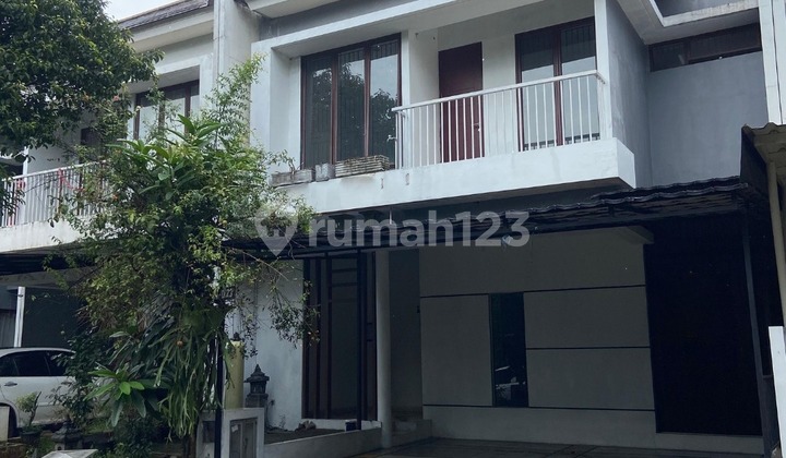 Rumah 2 lantai premium di Graha Raya