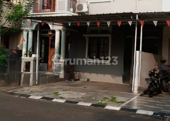 Rumah Strategis Di Graha Bintaro