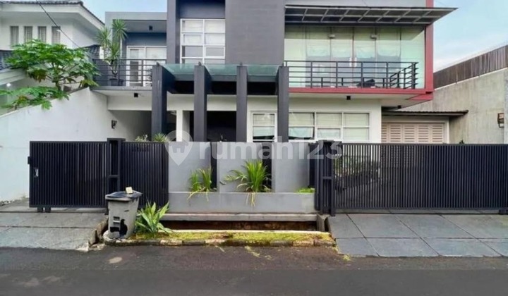 Nice 2-Story House Near Jurang Mangu Station Bintaro