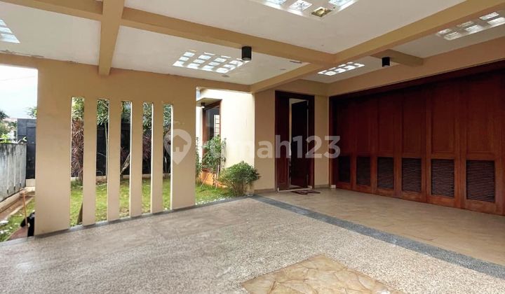 Vintage House in Bintaro Sector 9, South Tangerang