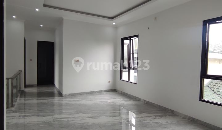 Hoek House Bintaro Sector 9 2