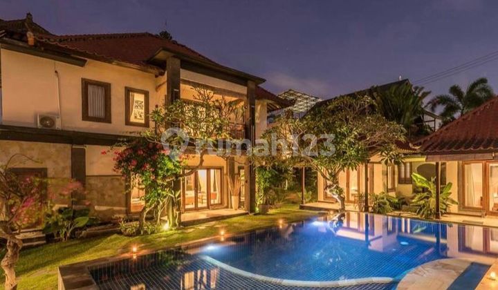 Villa Kayu Tulang Selatan Batu Bolong Canggu Badung Bali SHM
