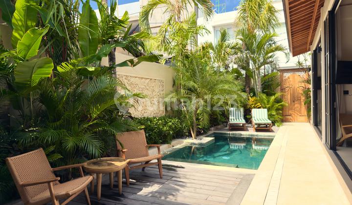 Villa Modern Pinggir Pantai Sentral Legian Padma Kuta Badung Bali