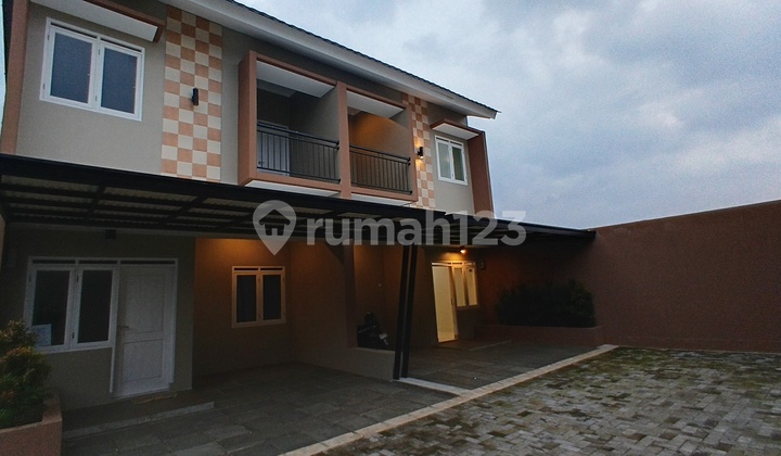 Jual Cepat Rumah Baru 2 Lantai Dekat Alun- Alun Cimahi