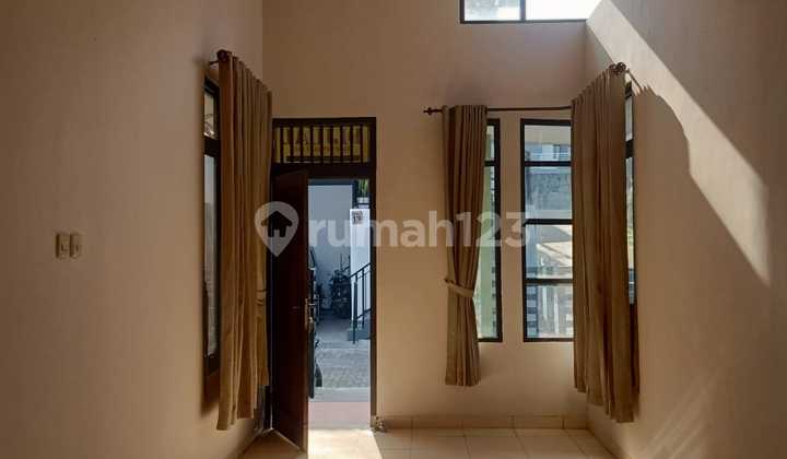 For Sale: House in a One Gate System Complex in Permana 2