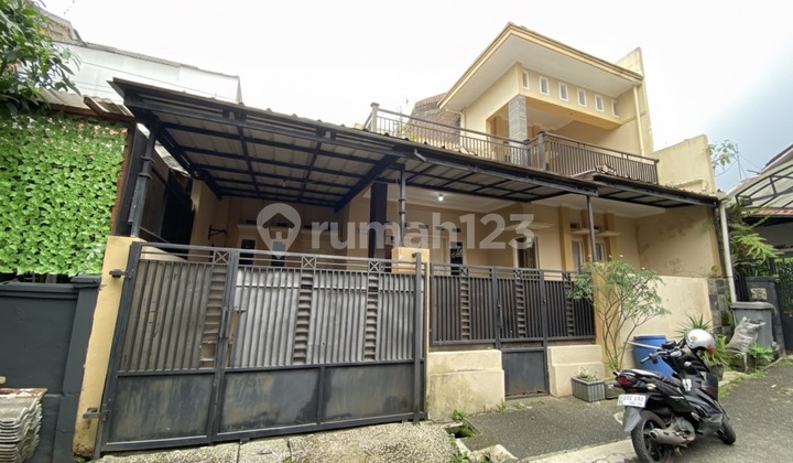 Strategic 2-Story House Within Pakusarakan Complex