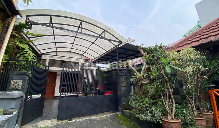 Rumah Nyaman Dan Asri Dalam Komplek Pakusarakan.