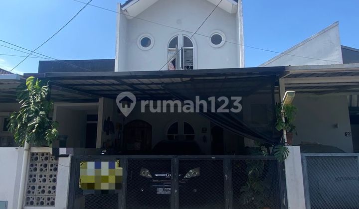 Slashing Price for a 2-Story House in Cisaranten Arcamanik, Bandung Slashing Price for a 2-Story House in Cisaranten Arcamanik, Bandung