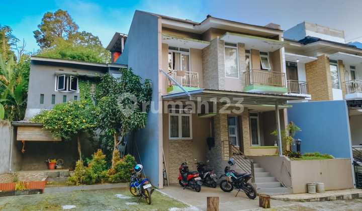 Affordable Luxury 2-Story House in Kolmas Complex Cimahi Citeureup