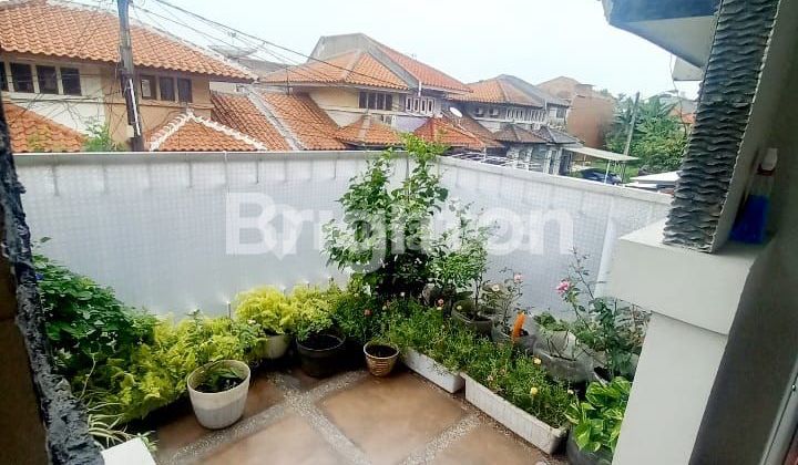 RUMAH TAMAN PARAHYANGAN LIPPO KARAWACI TANGERANG 2