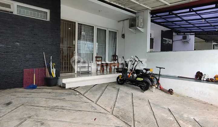 Selling Fast, Gorgeous 3-Story House in Imperial Kelapa Gading 7 X 17.5, Only 2* Million, You Know!