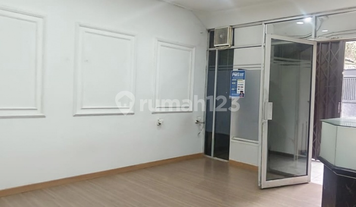 Disewakan Rumah bisa Usaha 2½ Lantai Pangeran Jayakarta 5 X10 Hanya50*Juta-An 2